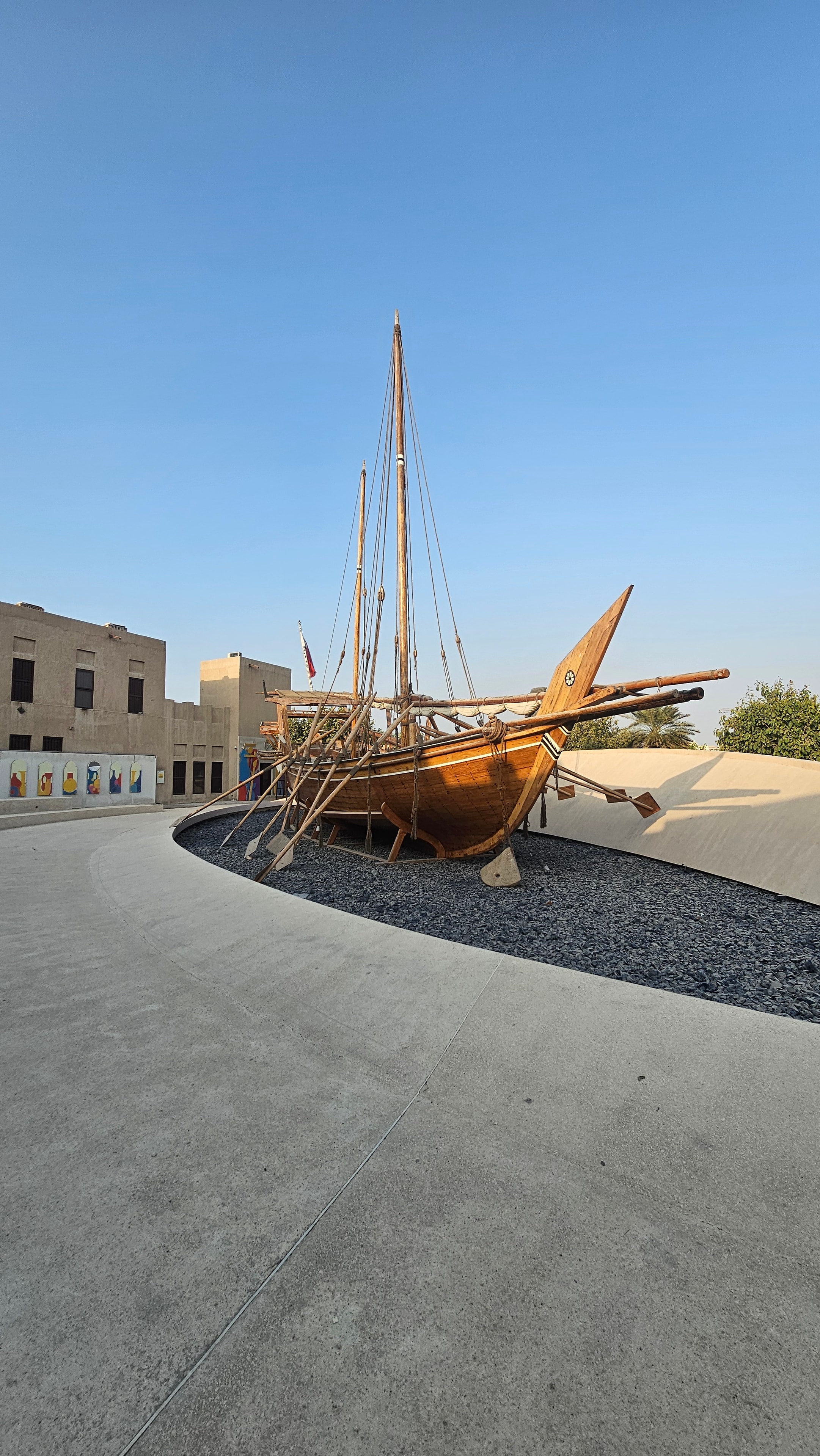 Dhow árabe tradicional em Dubai